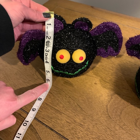 Halloween Light Up Bat, Like New, 3 AAA batteries included - Picture 7 of 14